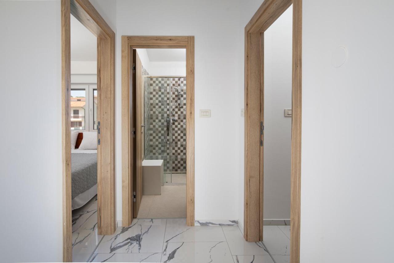 Pjescana Uvala Sea View Apartment Buitenkant foto